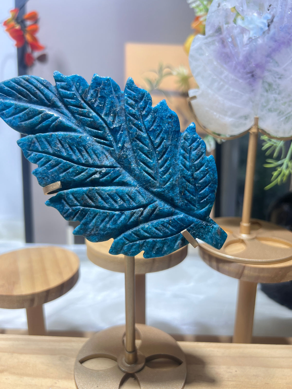 Crystal leaves with holder