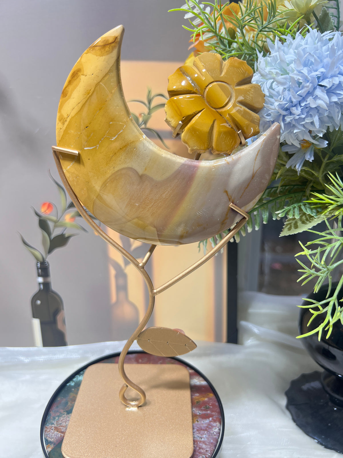 Mookite moon with flower