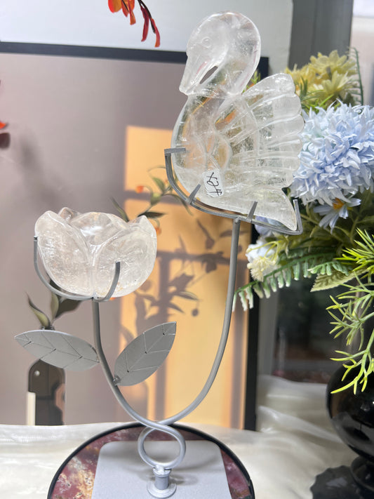 Clear quartz swan with flower